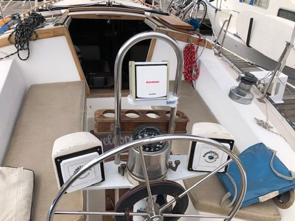 https://arconyachts.ams3.digitaloceanspaces.com/171462/conversions/large_4604788-optimize.jpg