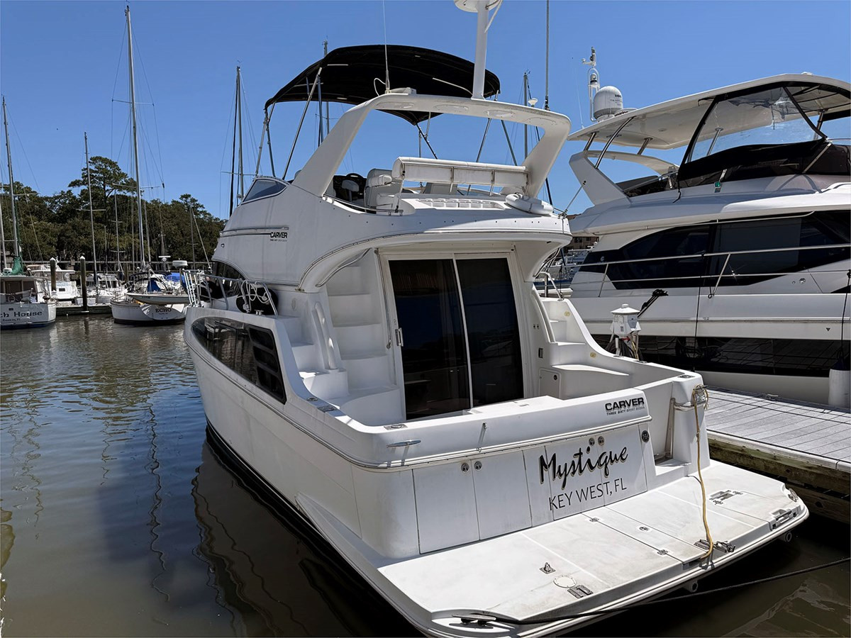 36' CARVER 2003 360 SPORT SEDAN