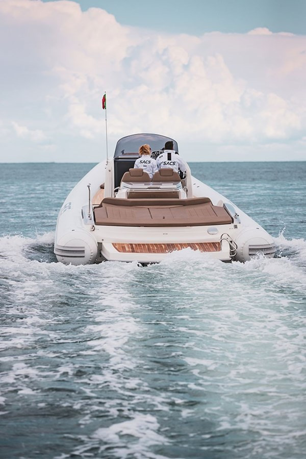 https://arconyachts.ams3.digitaloceanspaces.com/171764/conversions/large_2916880-optimize.jpg