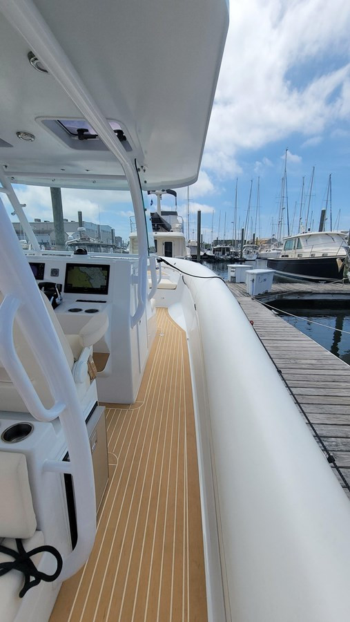 https://arconyachts.ams3.digitaloceanspaces.com/171812/conversions/large_3896777-optimize.jpg