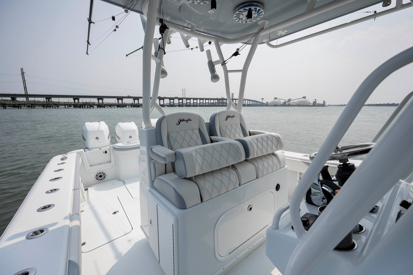 https://arconyachts.ams3.digitaloceanspaces.com/171941/conversions/large_4105724-optimize.jpg