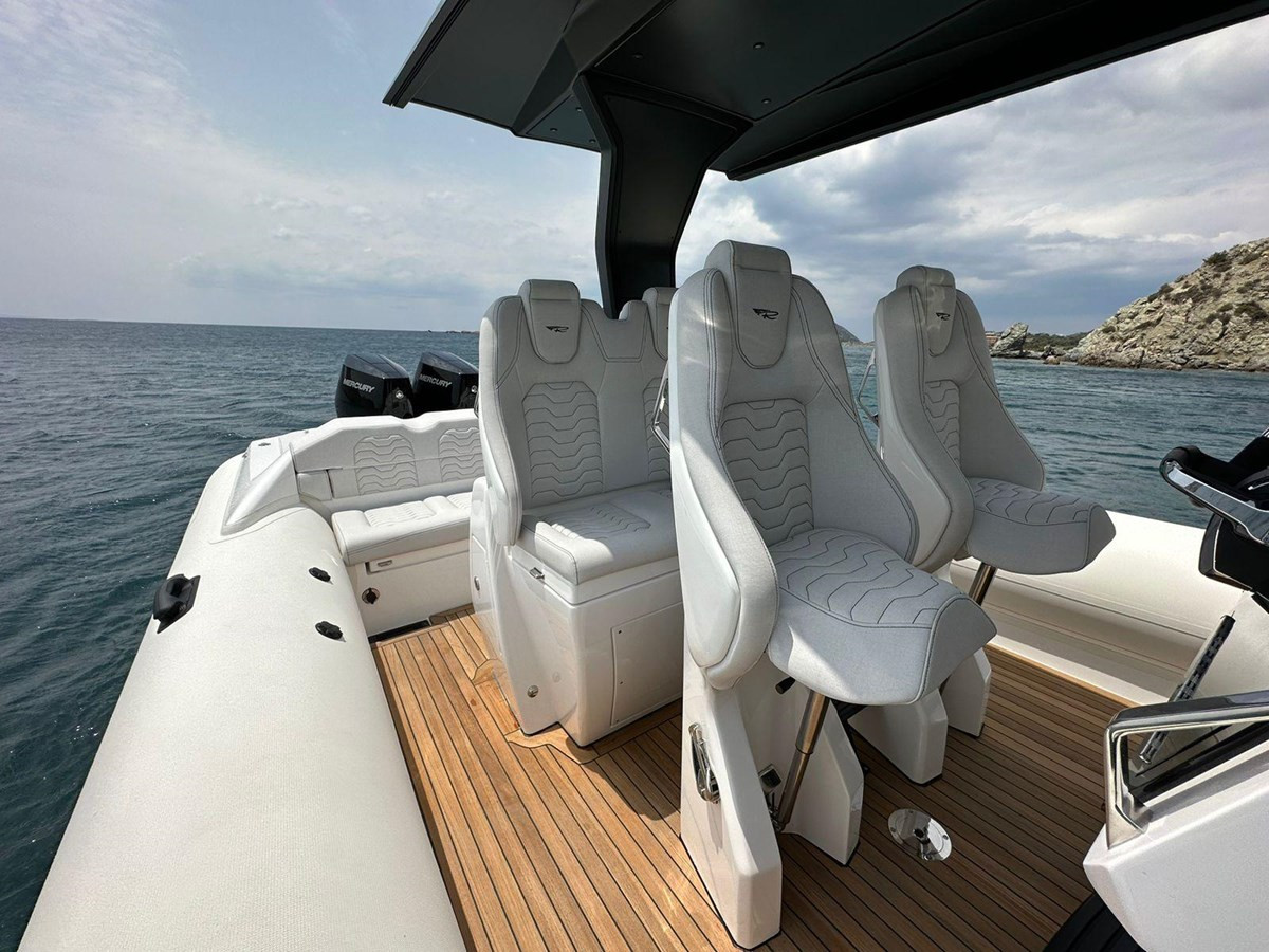 https://arconyachts.ams3.digitaloceanspaces.com/171959/conversions/large_4183879-optimize.jpg