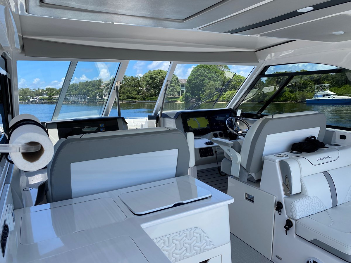 https://arconyachts.ams3.digitaloceanspaces.com/171996/conversions/large_4207226-optimize.jpg