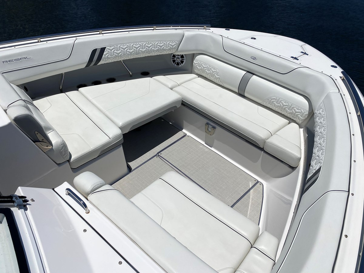 https://arconyachts.ams3.digitaloceanspaces.com/172041/conversions/large_4207242-optimize.jpg