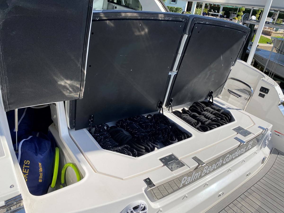 https://arconyachts.ams3.digitaloceanspaces.com/172059/conversions/large_4207248-optimize.jpg
