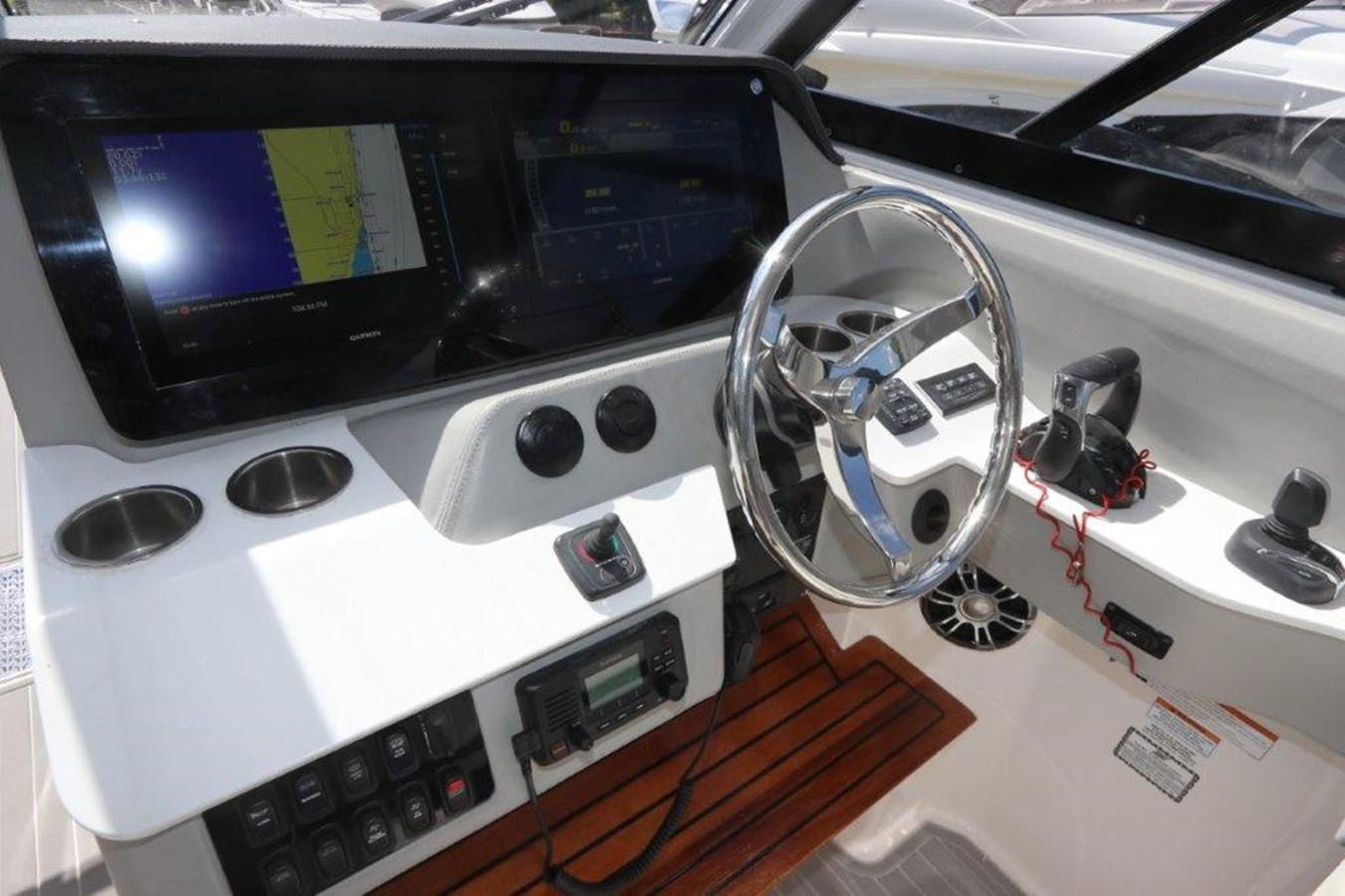 https://arconyachts.ams3.digitaloceanspaces.com/172101/conversions/large_4251917-optimize.jpg