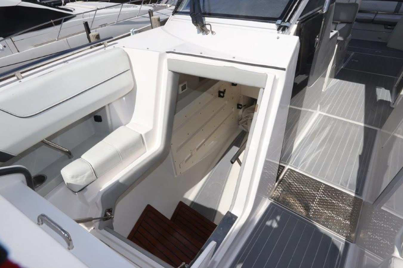 https://arconyachts.ams3.digitaloceanspaces.com/172113/conversions/large_4251921-optimize.jpg