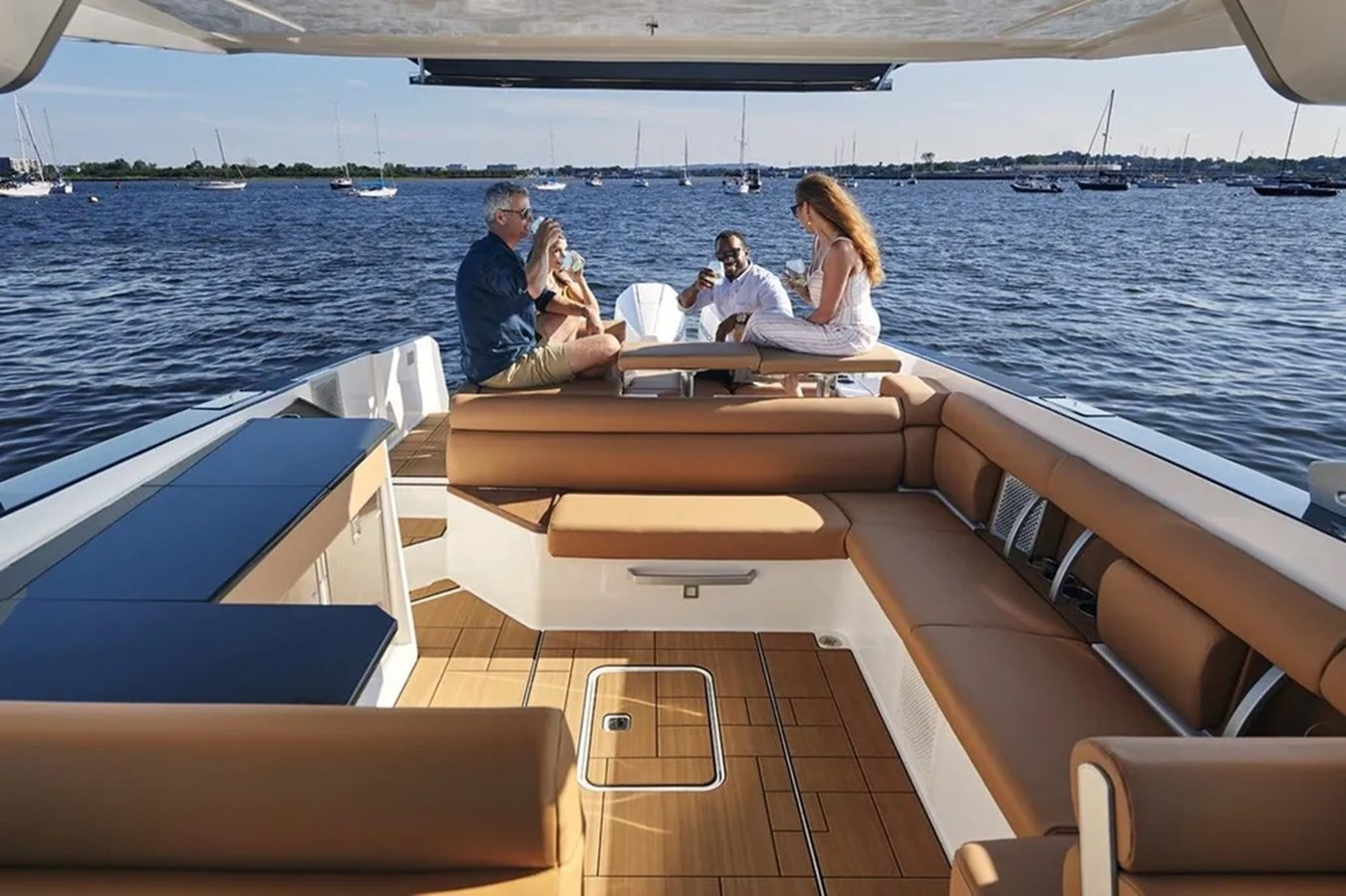 https://arconyachts.ams3.digitaloceanspaces.com/172184/conversions/large_4494074-optimize.jpg