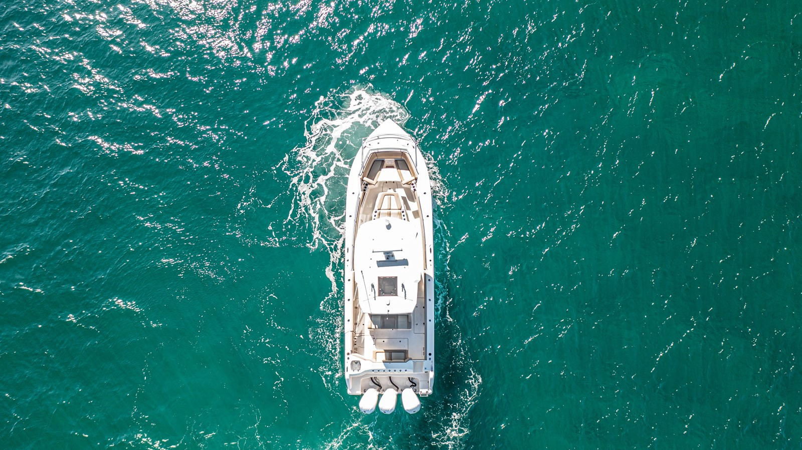 https://arconyachts.ams3.digitaloceanspaces.com/172215/conversions/large_4470862-optimize.jpg