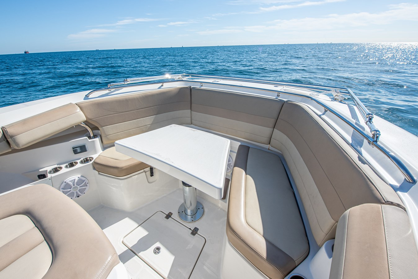https://arconyachts.ams3.digitaloceanspaces.com/172221/conversions/large_4470864-optimize.jpg