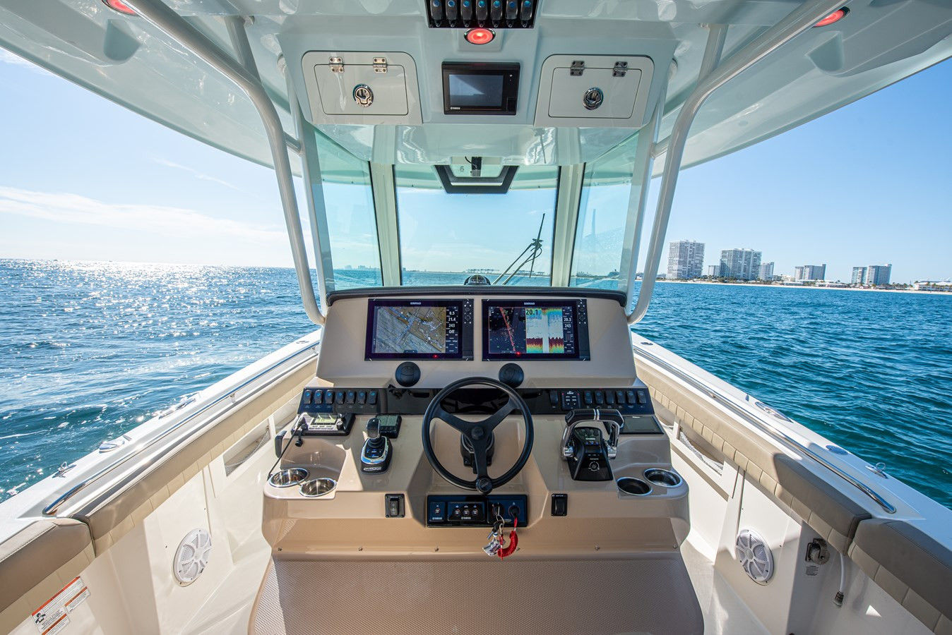 https://arconyachts.ams3.digitaloceanspaces.com/172242/conversions/large_4470871-optimize.jpg