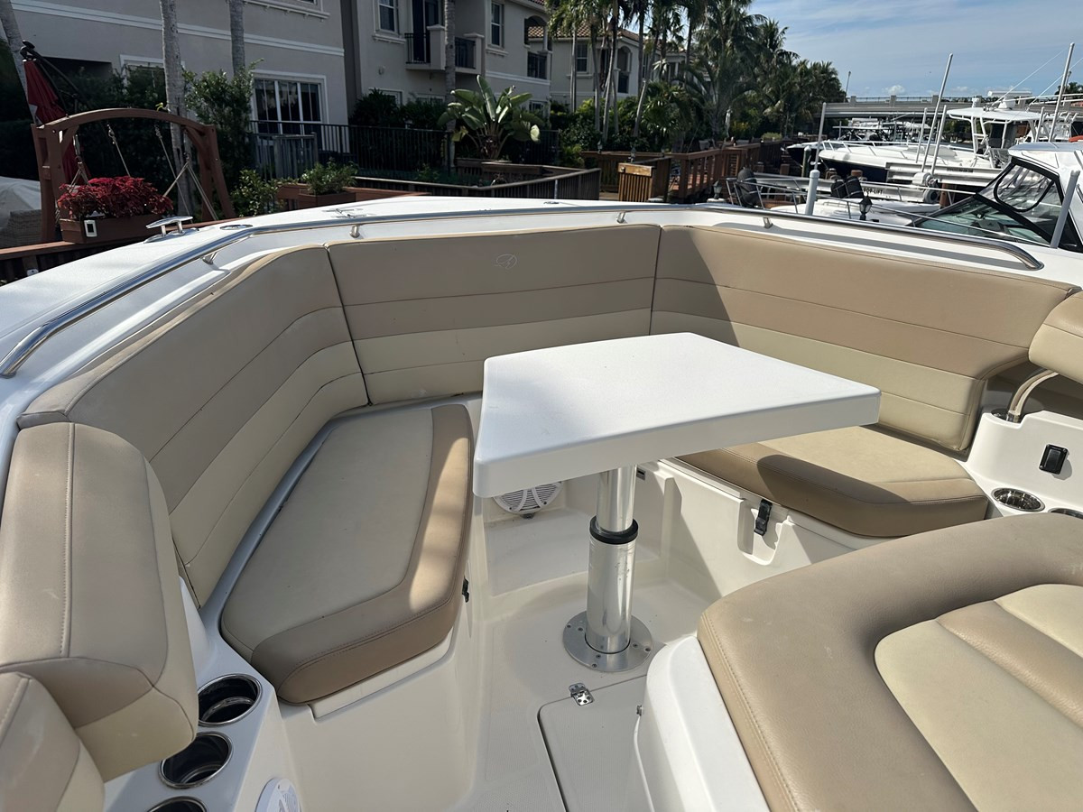 https://arconyachts.ams3.digitaloceanspaces.com/172316/conversions/large_4549348-optimize.jpg
