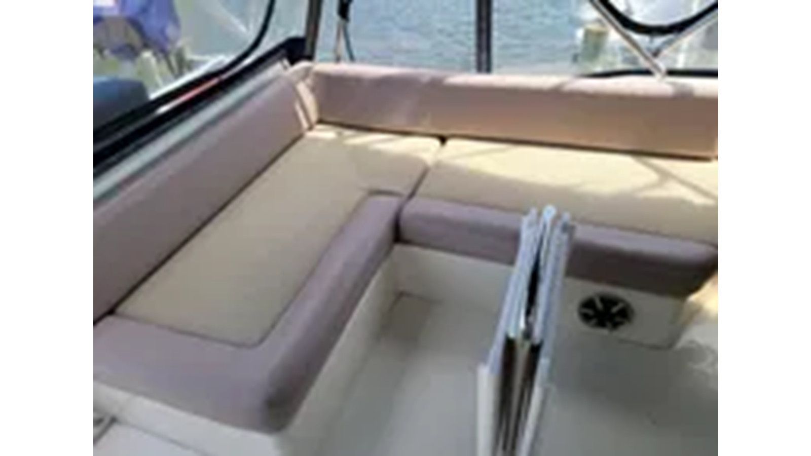https://arconyachts.ams3.digitaloceanspaces.com/172320/conversions/large_4300588-optimize.jpg