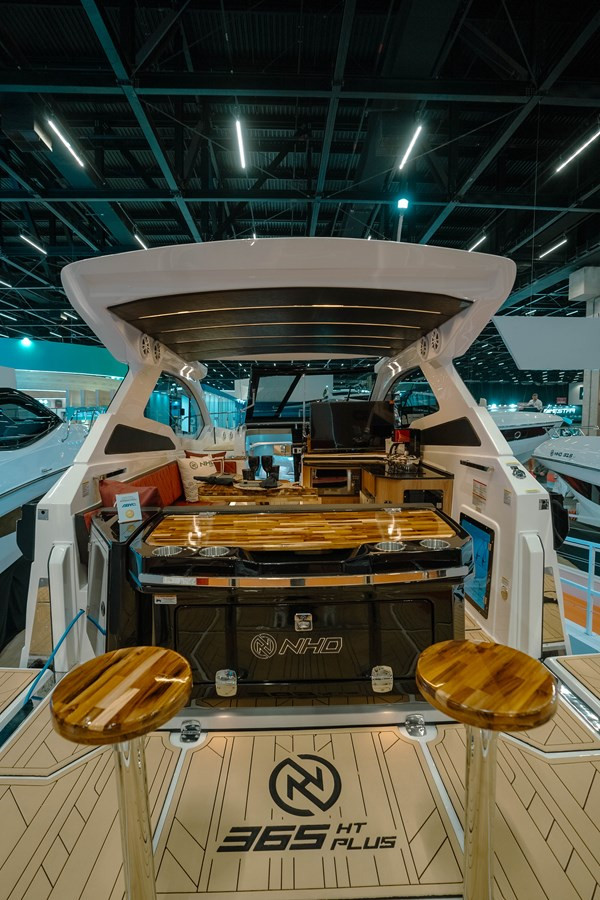 https://arconyachts.ams3.digitaloceanspaces.com/172332/conversions/large_4538185-optimize.jpg