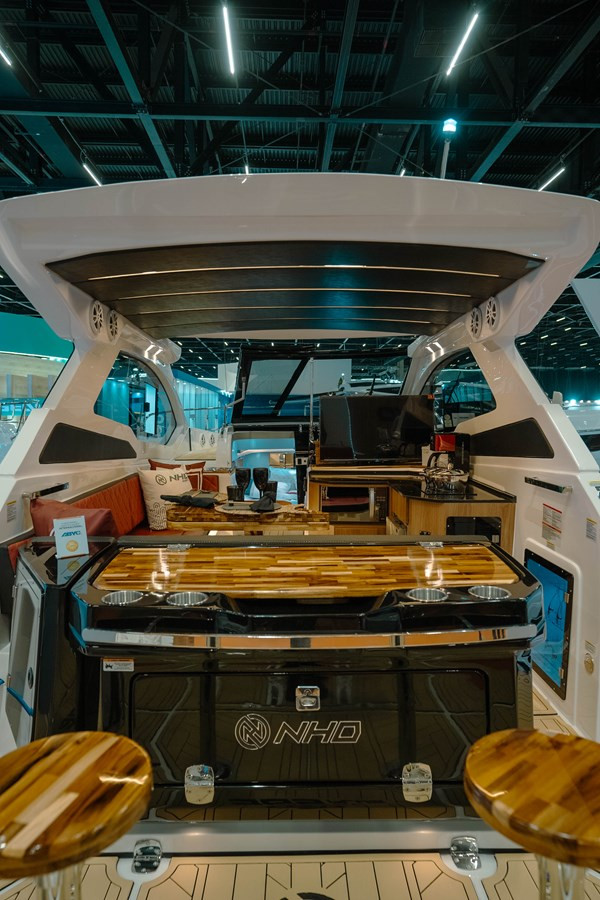 https://arconyachts.ams3.digitaloceanspaces.com/172334/conversions/large_4538186-optimize.jpg