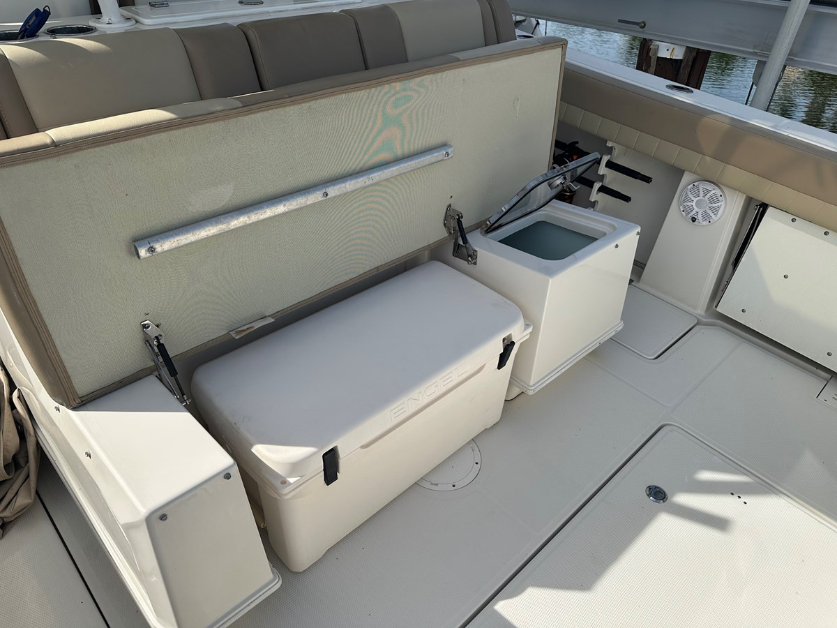 https://arconyachts.ams3.digitaloceanspaces.com/172368/conversions/large_4549367-optimize.jpg