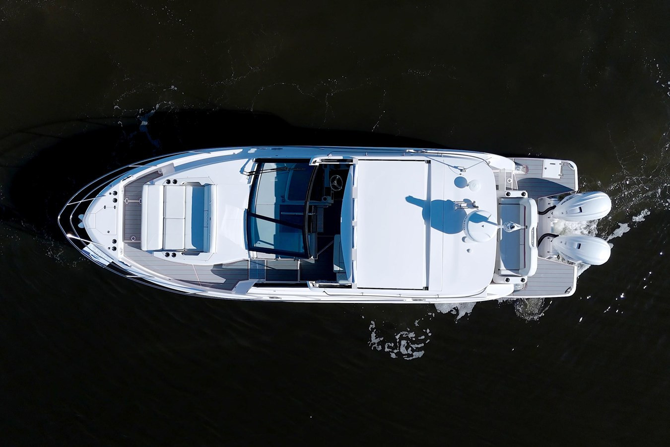 https://arconyachts.ams3.digitaloceanspaces.com/172378/conversions/large_4603523-optimize.jpg