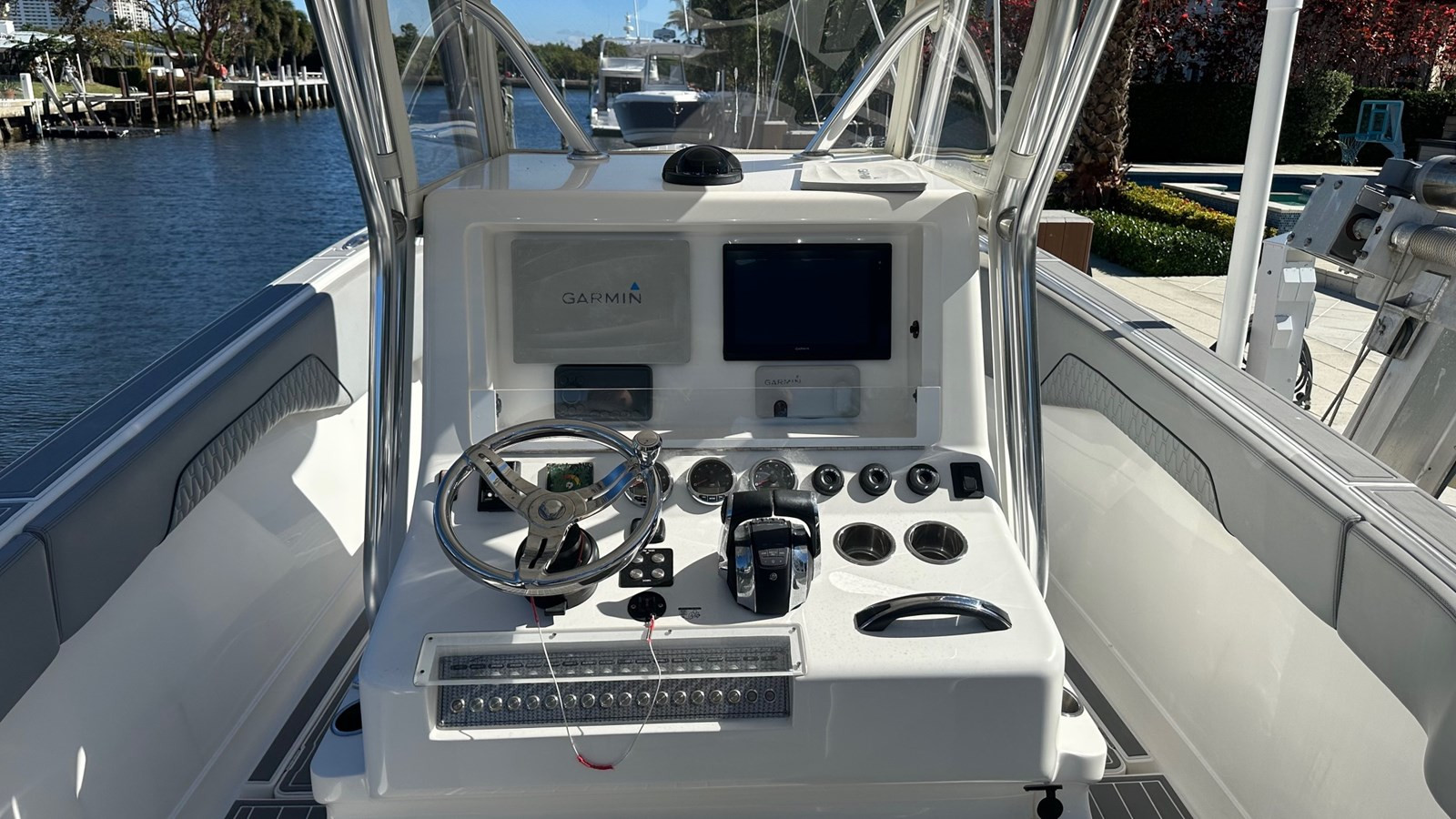 https://arconyachts.ams3.digitaloceanspaces.com/172401/conversions/large_4568702-optimize.jpg