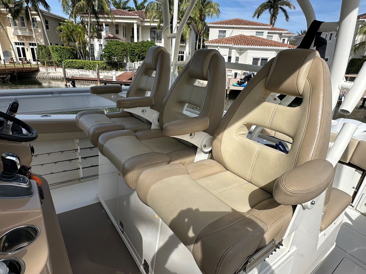 https://arconyachts.ams3.digitaloceanspaces.com/172407/conversions/large_4549382-optimize.jpg