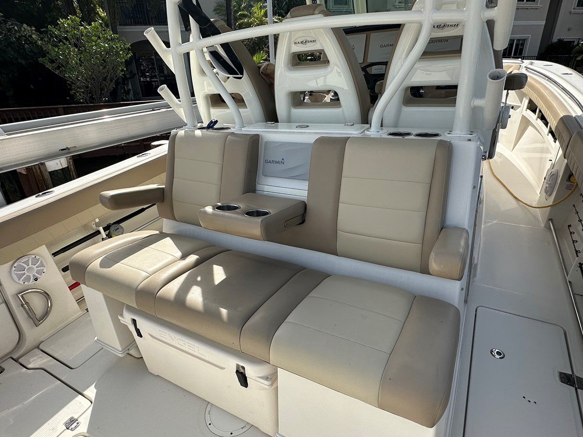 https://arconyachts.ams3.digitaloceanspaces.com/172431/conversions/large_4549390-optimize.jpg