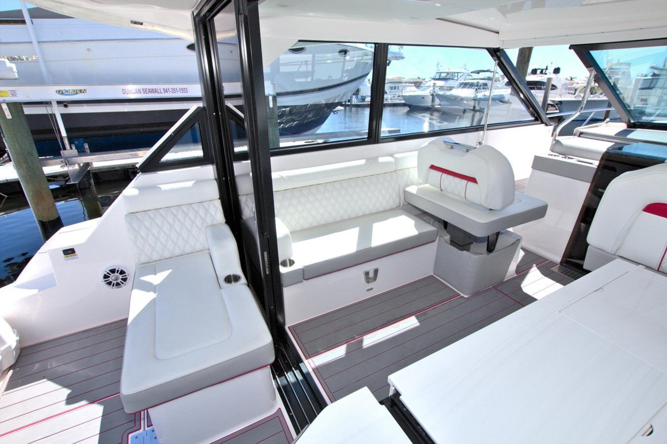 https://arconyachts.ams3.digitaloceanspaces.com/172432/conversions/large_4603541-optimize.jpg