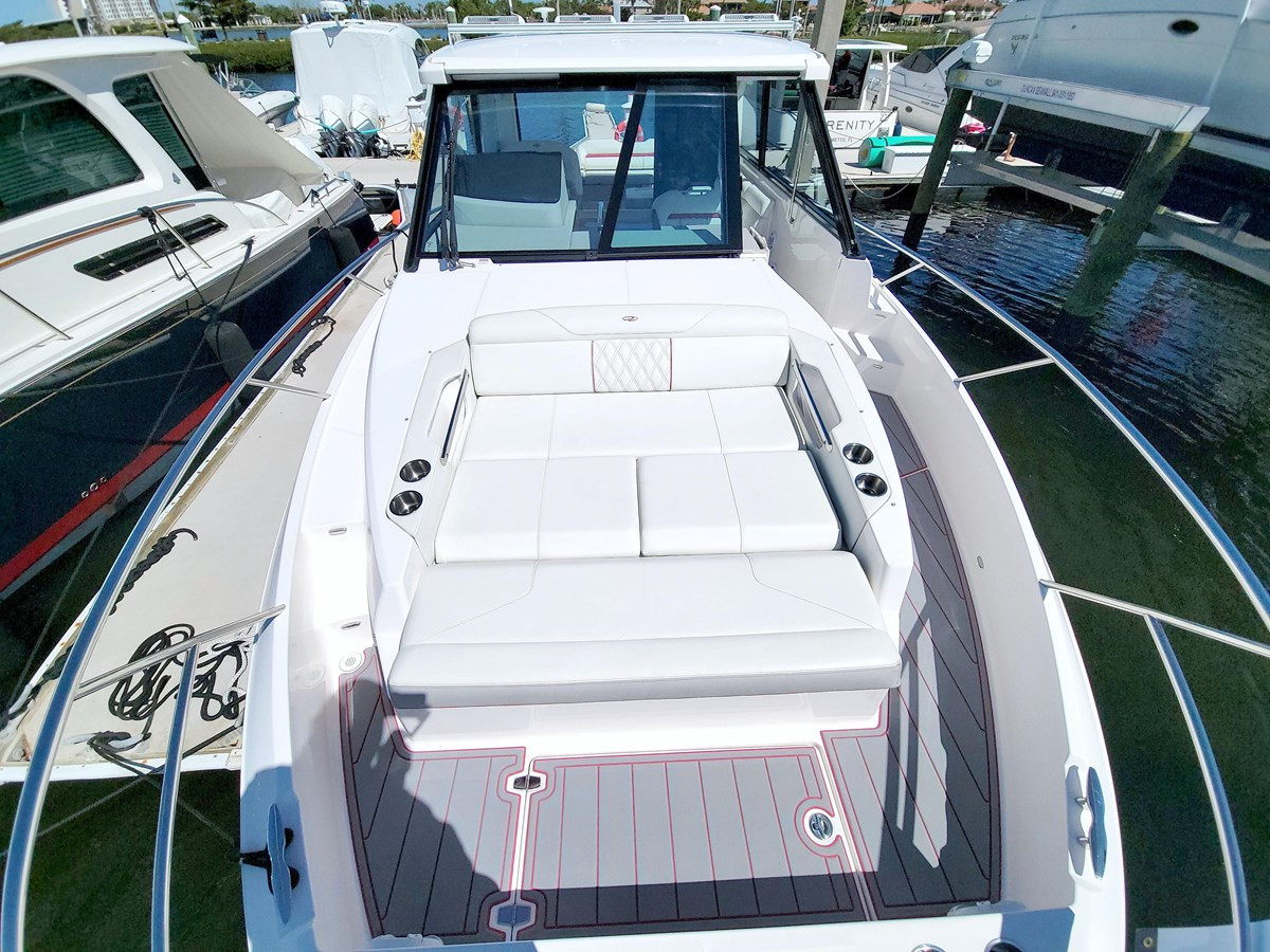 https://arconyachts.ams3.digitaloceanspaces.com/172486/conversions/large_4603560-optimize.jpg