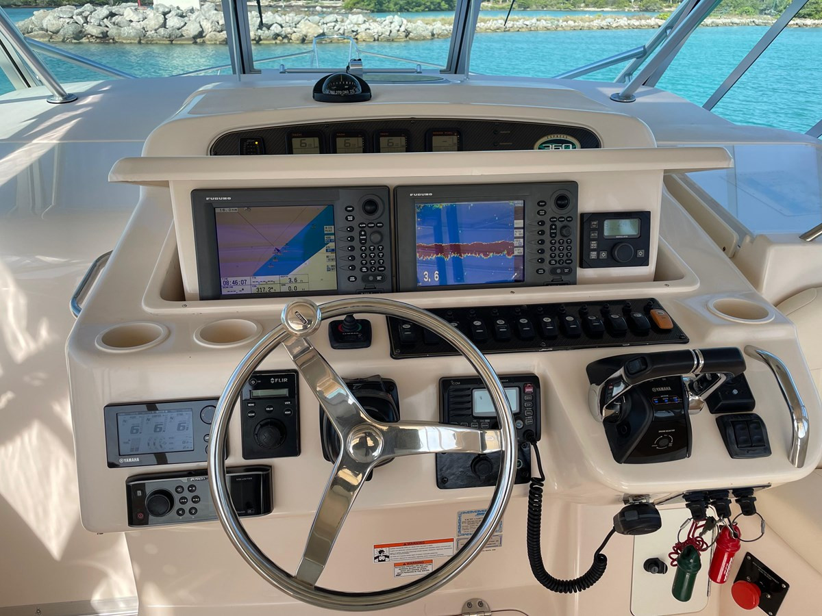 https://arconyachts.ams3.digitaloceanspaces.com/172523/conversions/large_4724544-optimize.jpg