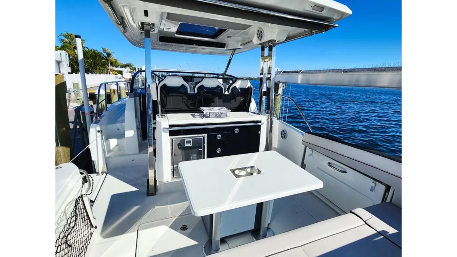 https://arconyachts.ams3.digitaloceanspaces.com/172532/conversions/large_4723347-optimize.jpg