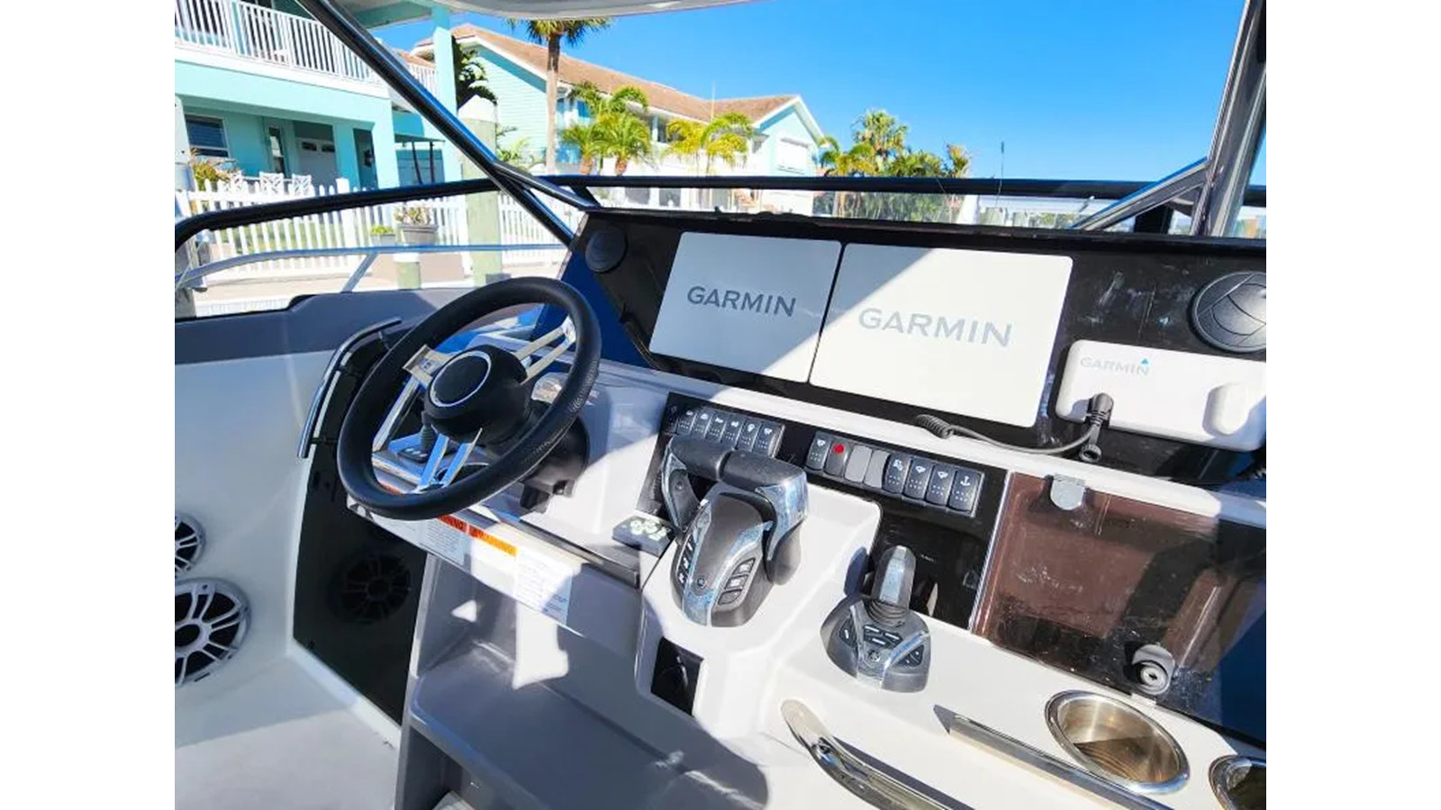 https://arconyachts.ams3.digitaloceanspaces.com/172553/conversions/large_4723353-optimize.jpg