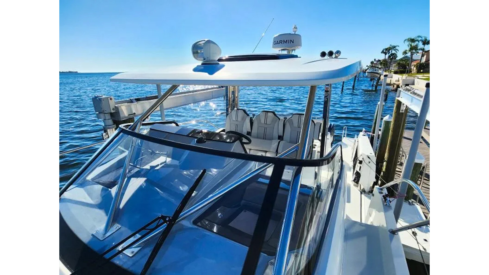 https://arconyachts.ams3.digitaloceanspaces.com/172565/conversions/large_4723357-optimize.jpg