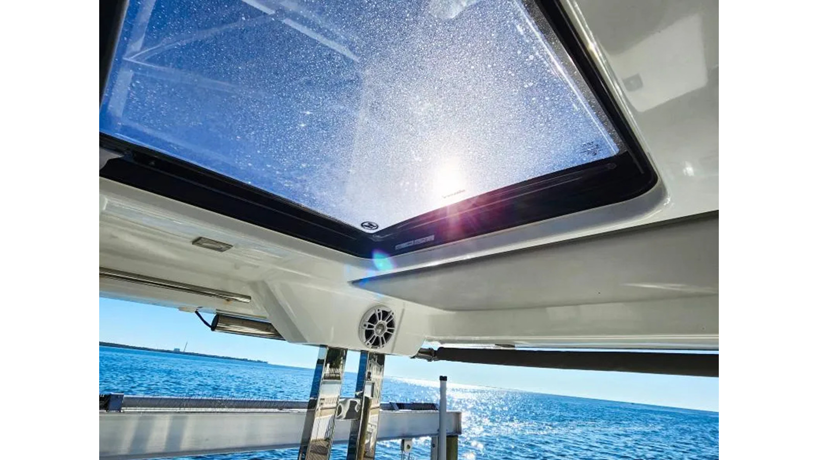 https://arconyachts.ams3.digitaloceanspaces.com/172587/conversions/large_4723365-optimize.jpg