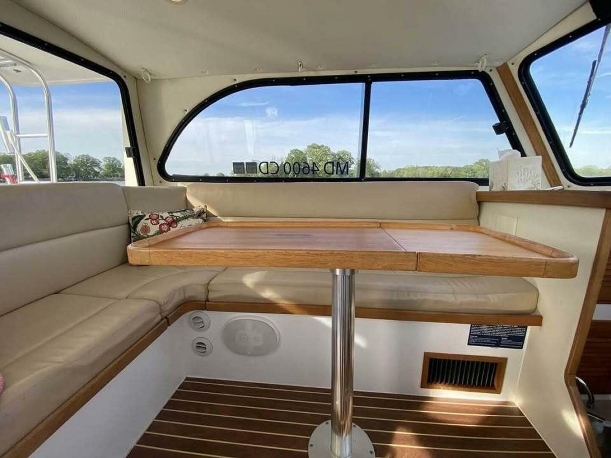 https://arconyachts.ams3.digitaloceanspaces.com/172675/conversions/large_4859483-optimize.jpg