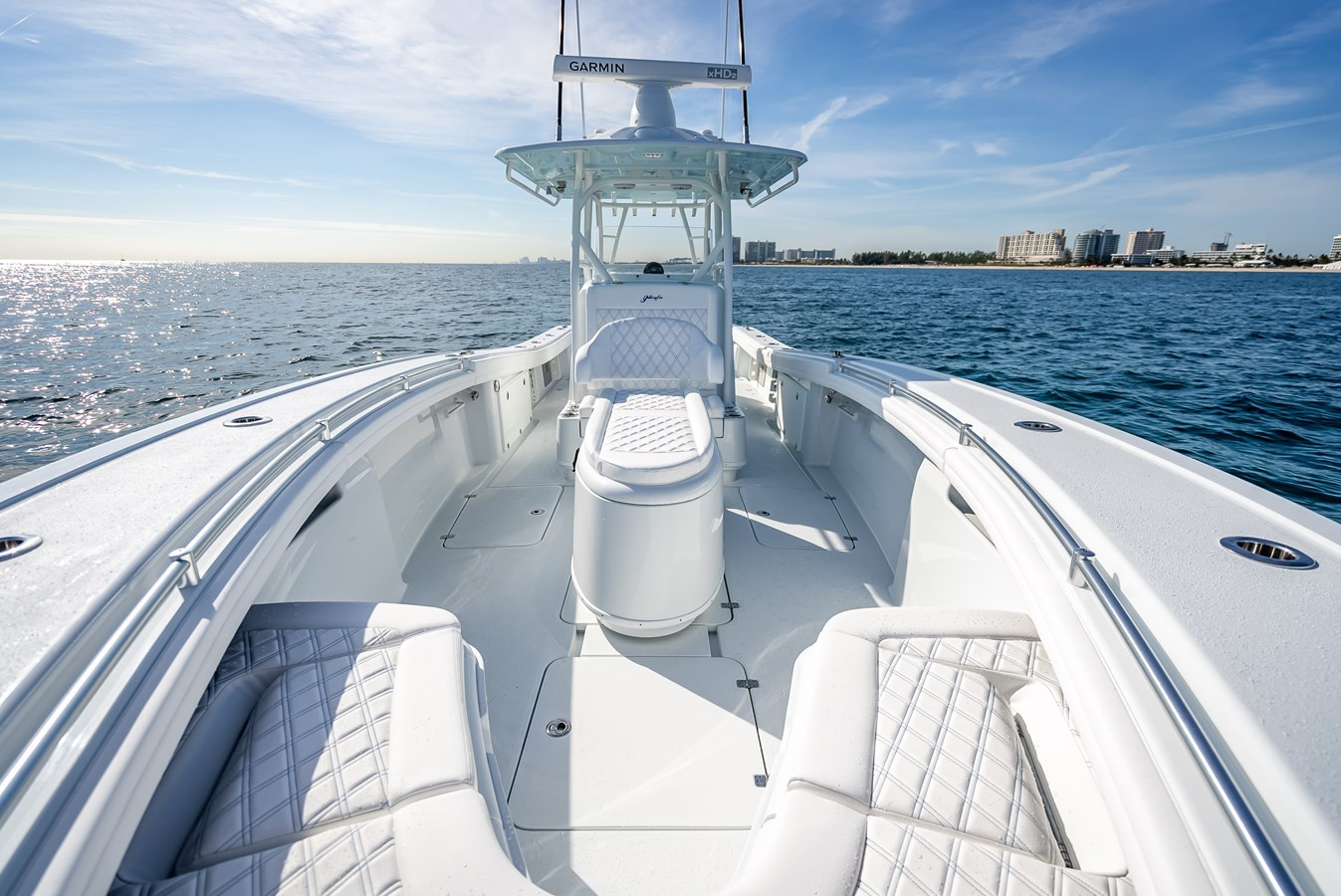 https://arconyachts.ams3.digitaloceanspaces.com/172699/conversions/large_4828939-optimize.jpg