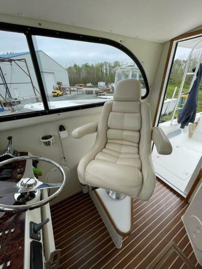 https://arconyachts.ams3.digitaloceanspaces.com/172700/conversions/large_4859492-optimize.jpg