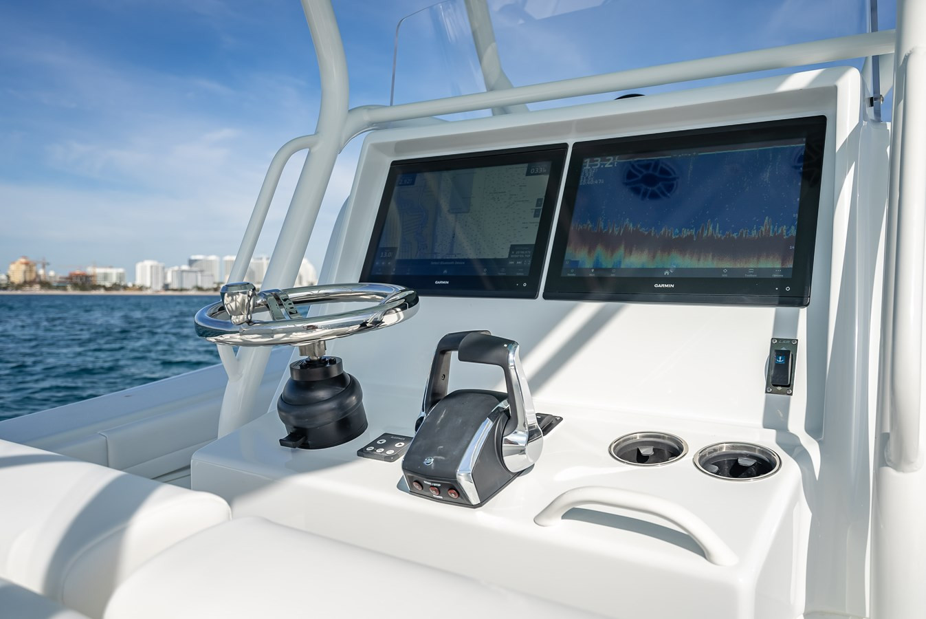 https://arconyachts.ams3.digitaloceanspaces.com/172725/conversions/large_4828948-optimize.jpg