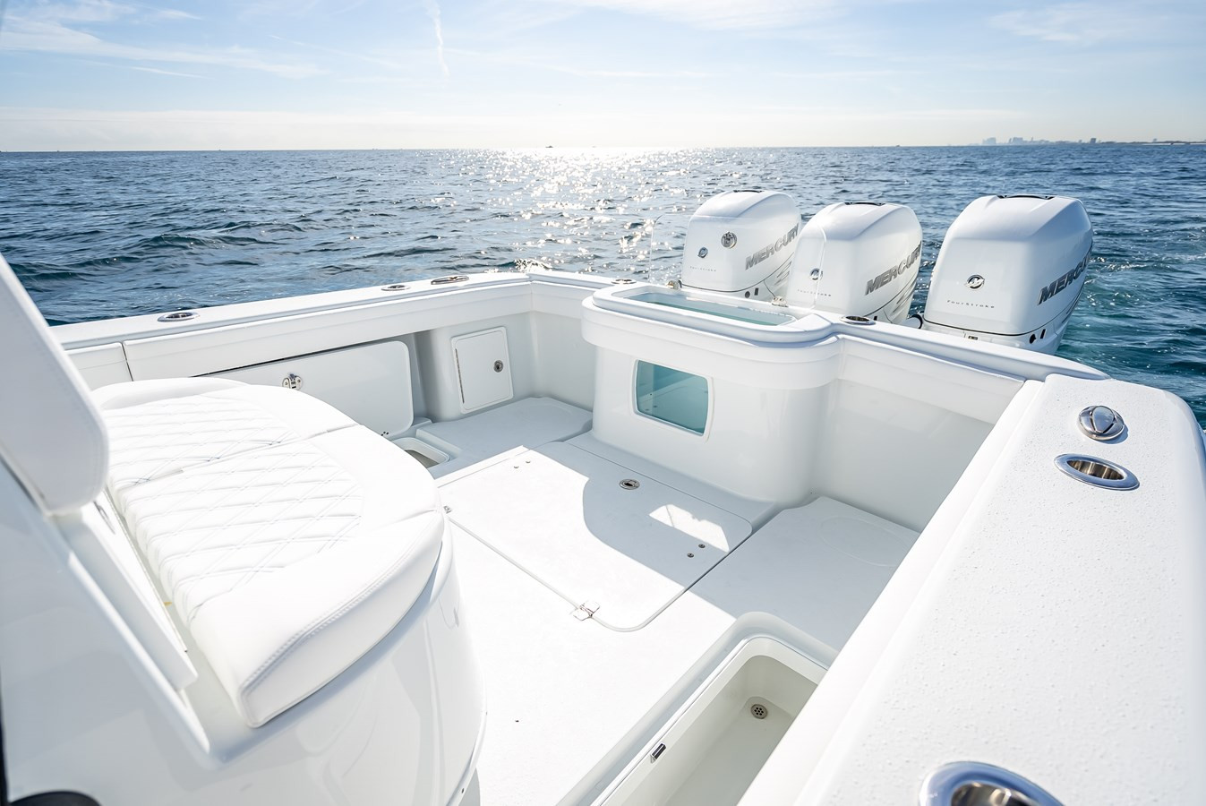 https://arconyachts.ams3.digitaloceanspaces.com/172731/conversions/large_4828950-optimize.jpg
