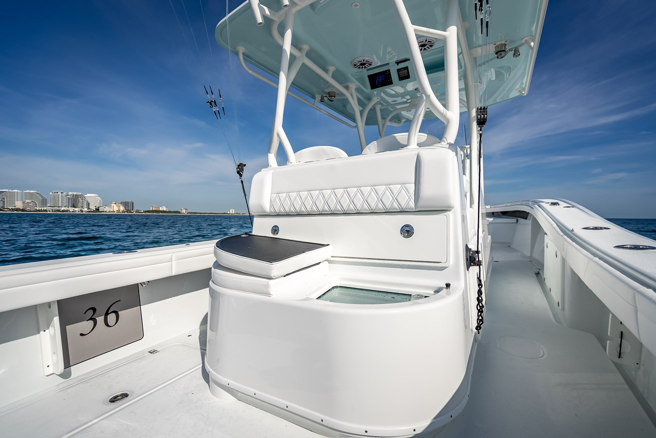https://arconyachts.ams3.digitaloceanspaces.com/172741/conversions/large_4828954-optimize.jpg