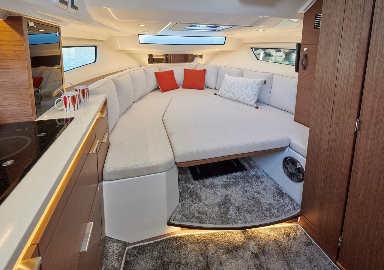 https://arconyachts.ams3.digitaloceanspaces.com/172755/conversions/large_3741916-optimize.jpg