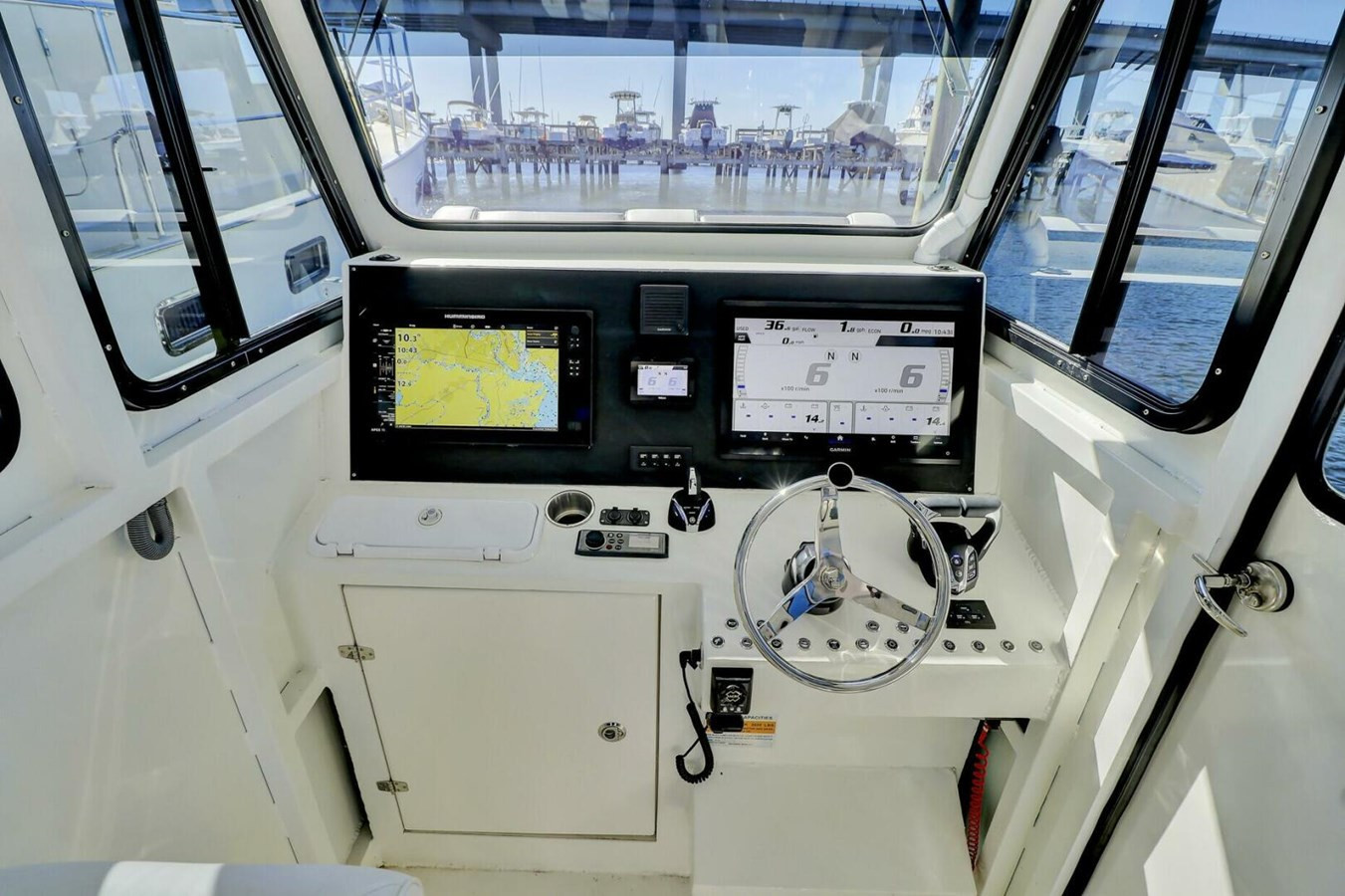 https://arconyachts.ams3.digitaloceanspaces.com/172781/conversions/large_4577984-optimize.jpg