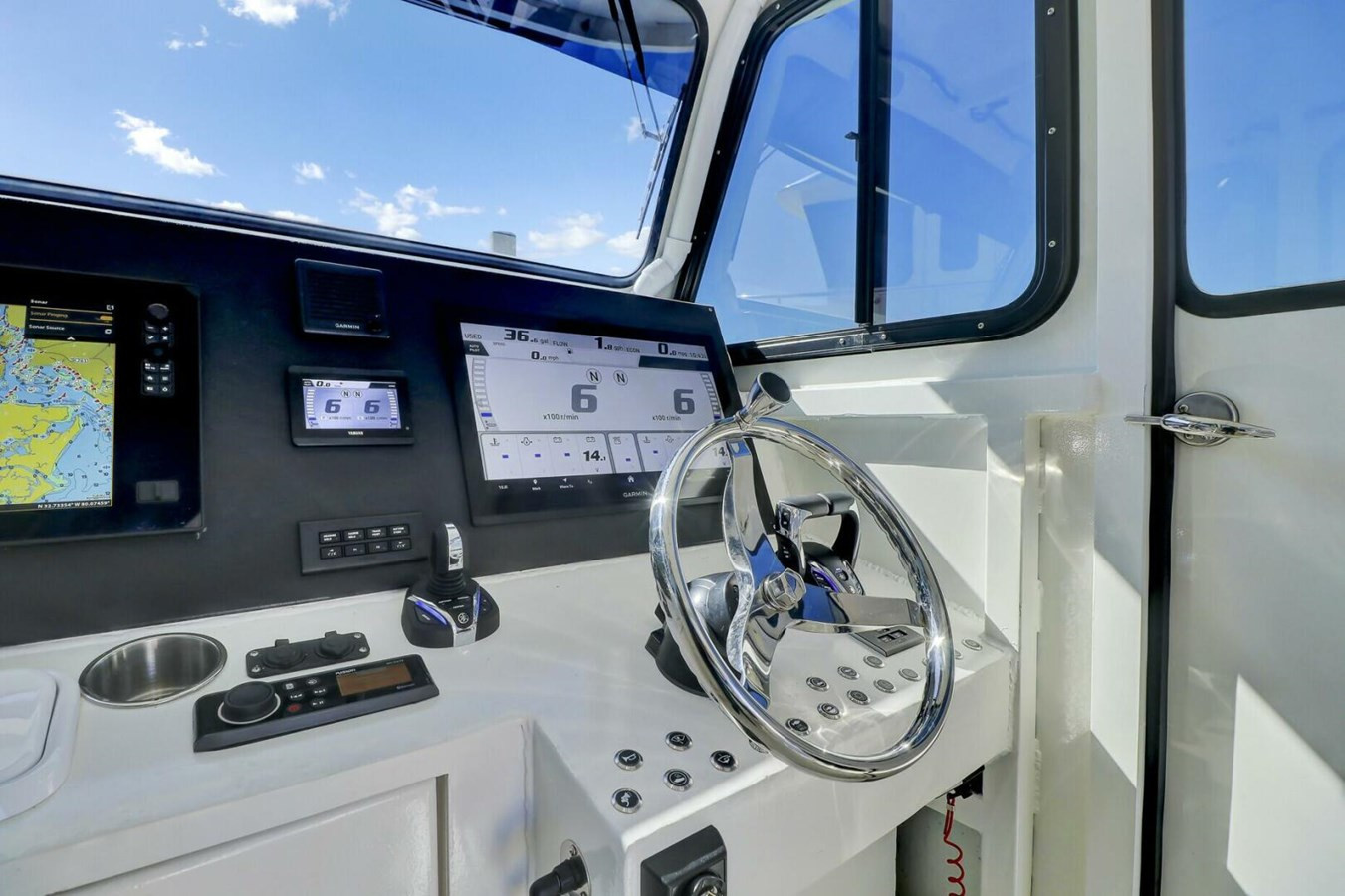 https://arconyachts.ams3.digitaloceanspaces.com/172783/conversions/large_4577985-optimize.jpg