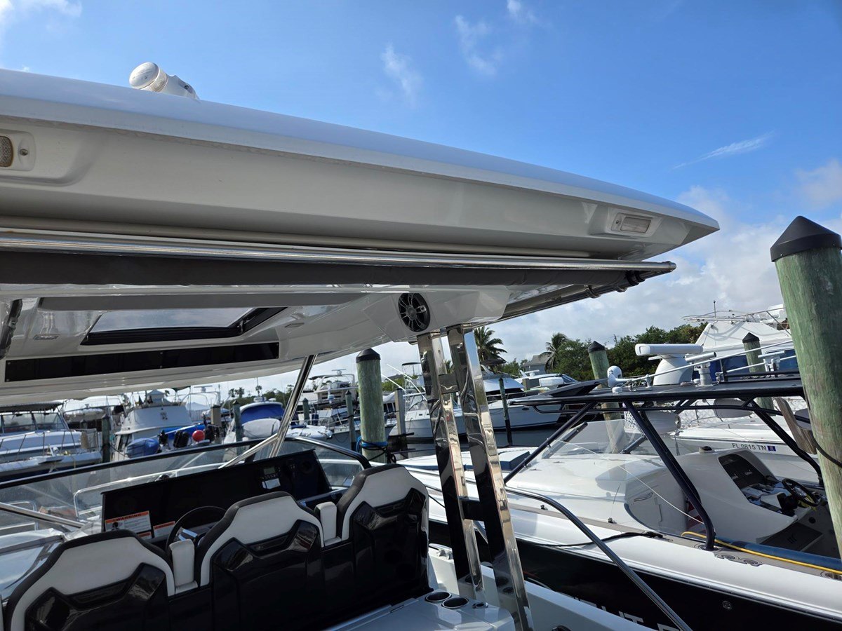 https://arconyachts.ams3.digitaloceanspaces.com/172802/conversions/large_4544949-optimize.jpg