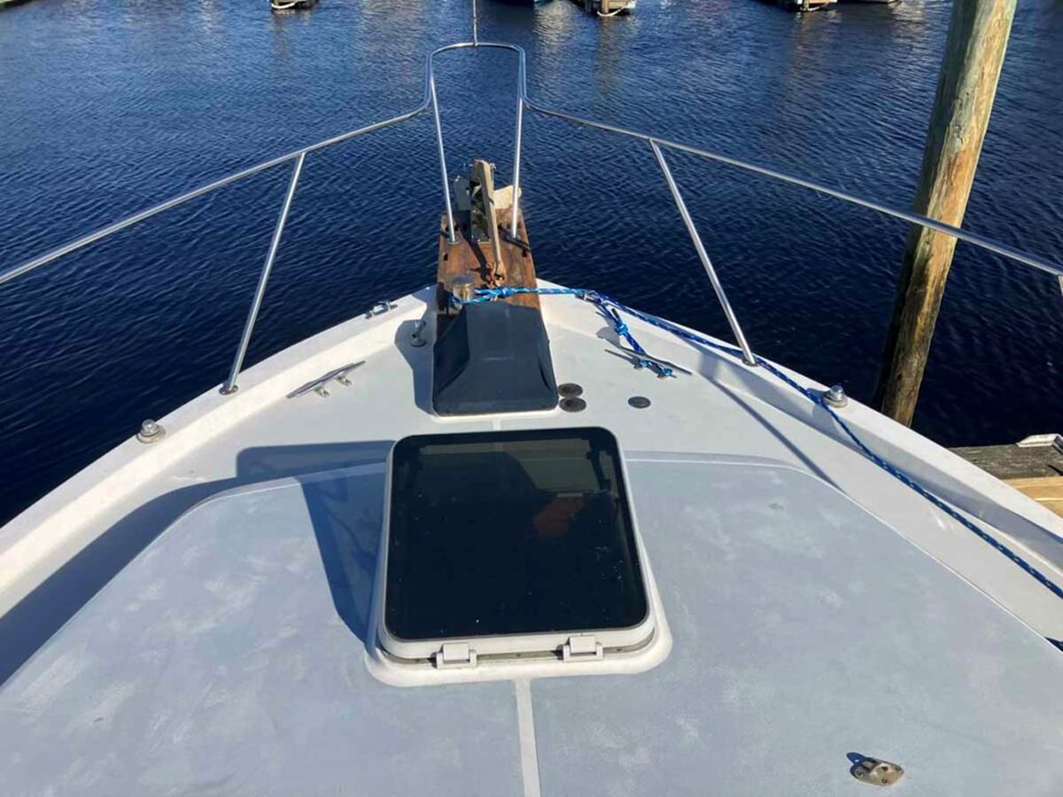 https://arconyachts.ams3.digitaloceanspaces.com/172847/conversions/large_4078534-optimize.jpg