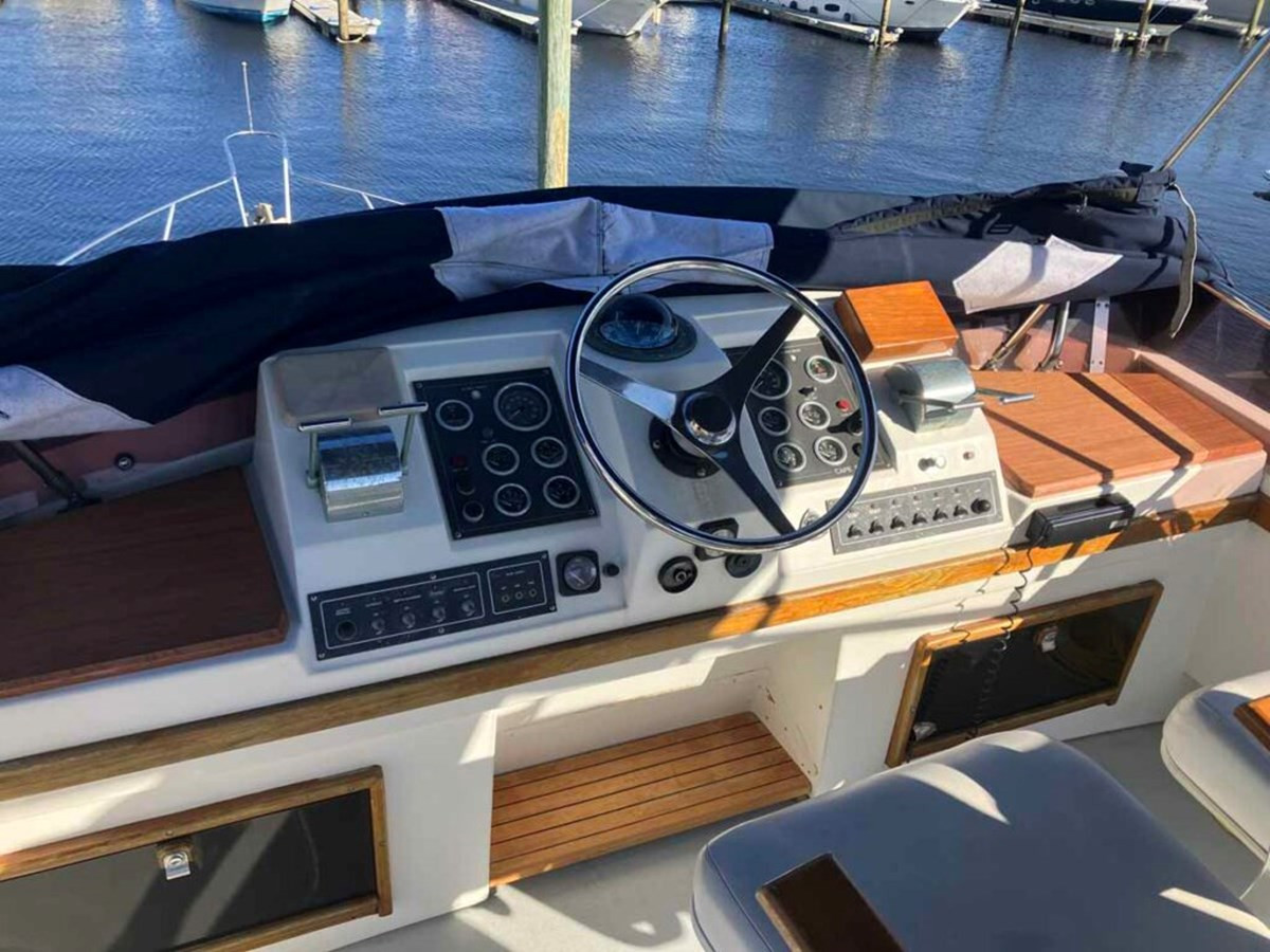 https://arconyachts.ams3.digitaloceanspaces.com/172879/conversions/large_4078559-optimize.jpg