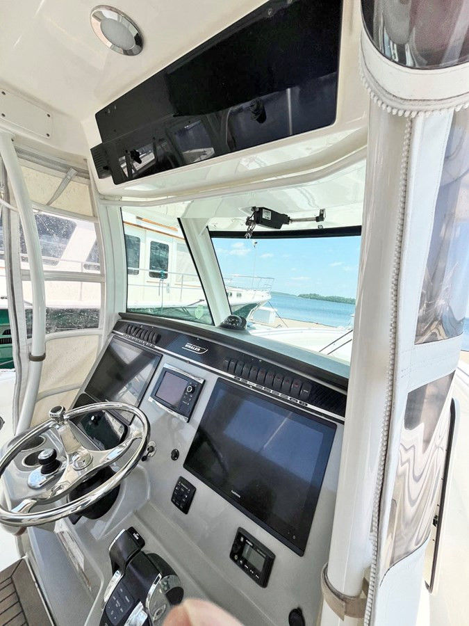 https://arconyachts.ams3.digitaloceanspaces.com/172900/conversions/large_4688501-optimize.jpg