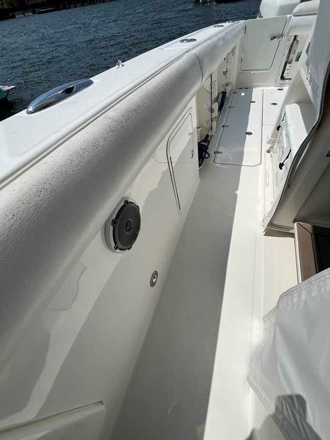 https://arconyachts.ams3.digitaloceanspaces.com/172933/conversions/large_4688483-optimize.jpg