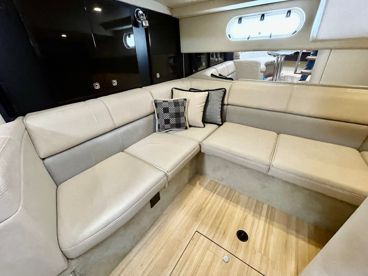 https://arconyachts.ams3.digitaloceanspaces.com/173073/conversions/large_3434559-optimize.jpg