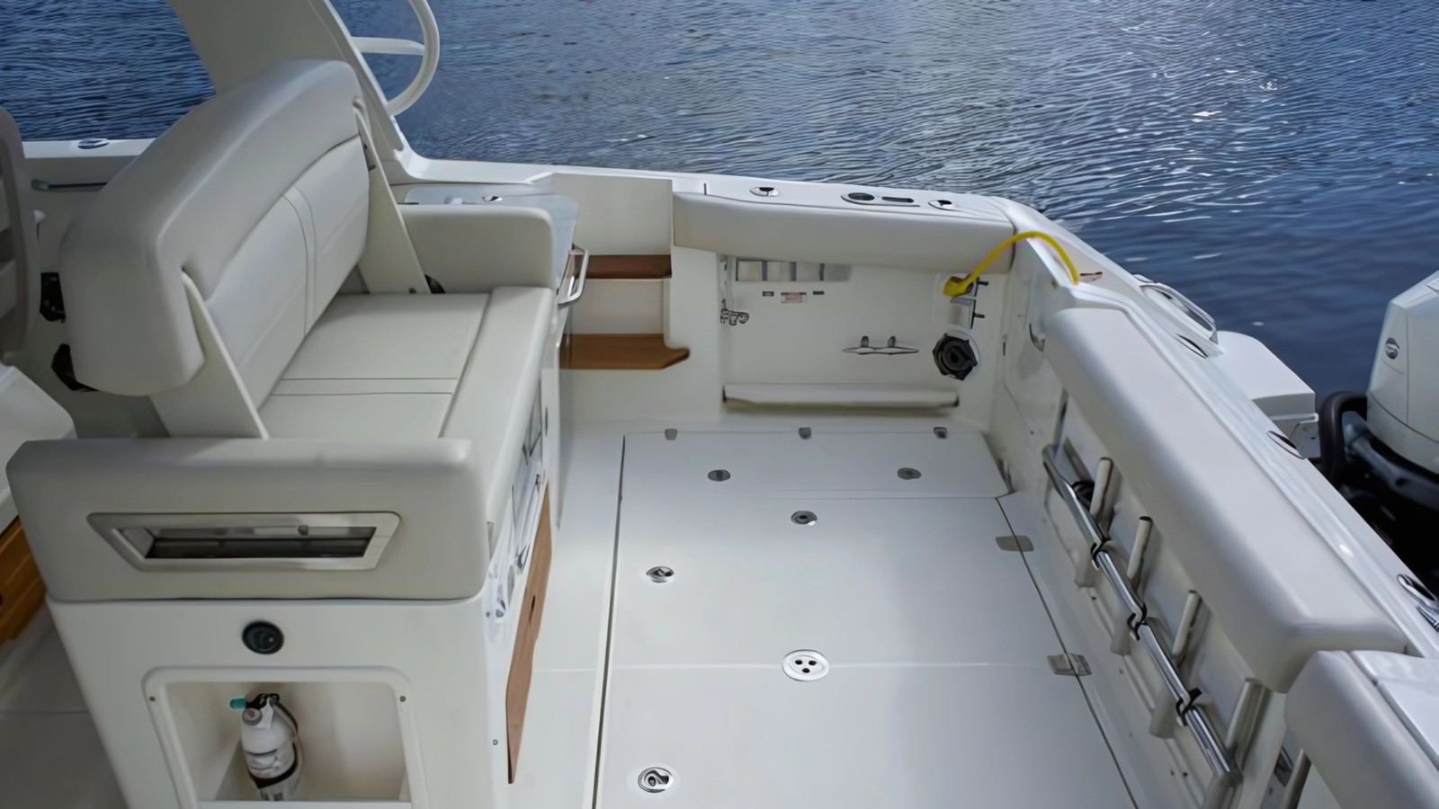 https://arconyachts.ams3.digitaloceanspaces.com/173111/conversions/large_4495068-optimize.jpg