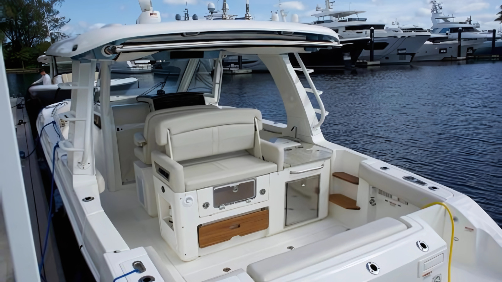 https://arconyachts.ams3.digitaloceanspaces.com/173115/conversions/large_4495069-optimize.jpg