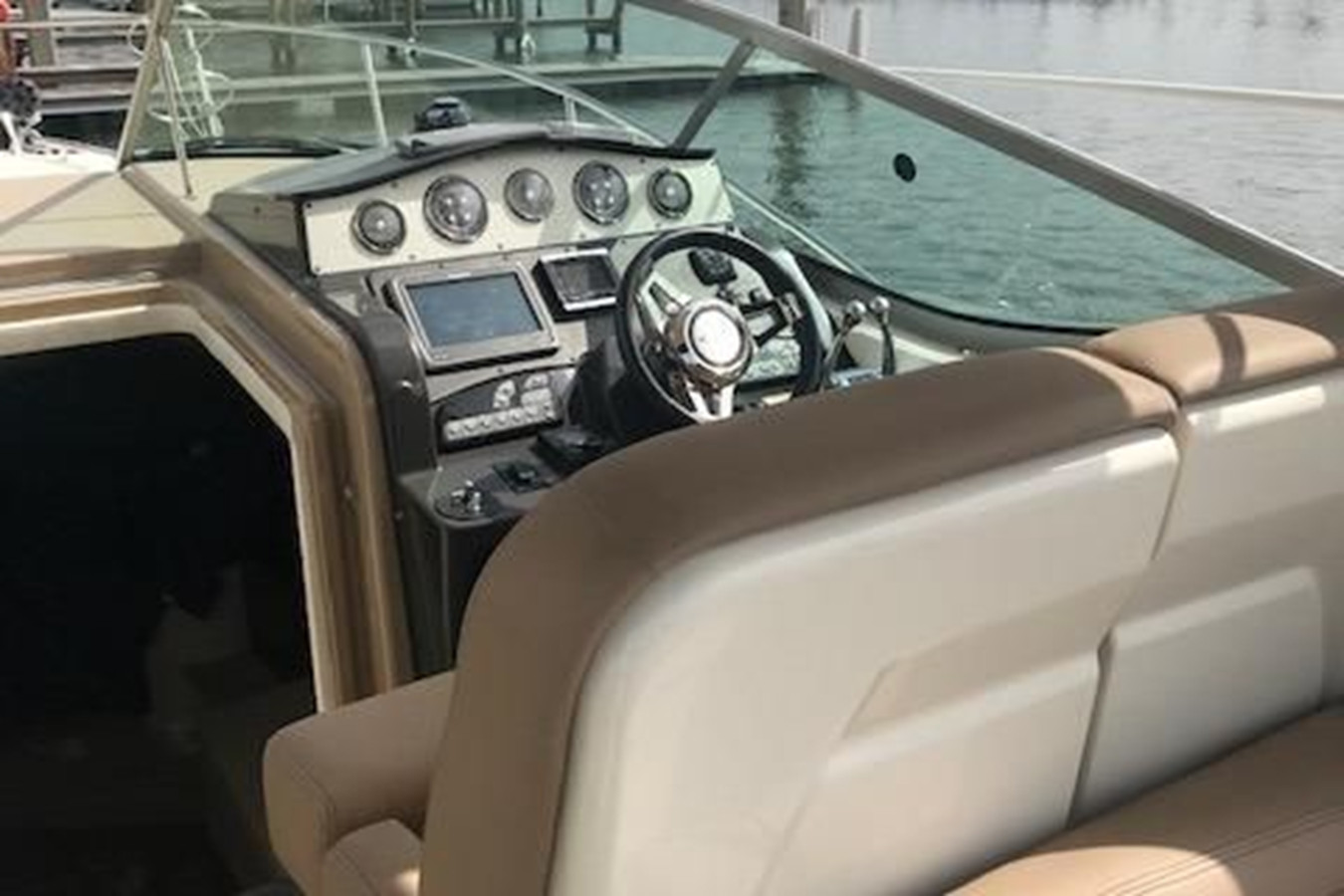 https://arconyachts.ams3.digitaloceanspaces.com/173117/conversions/large_3976713-optimize.jpg