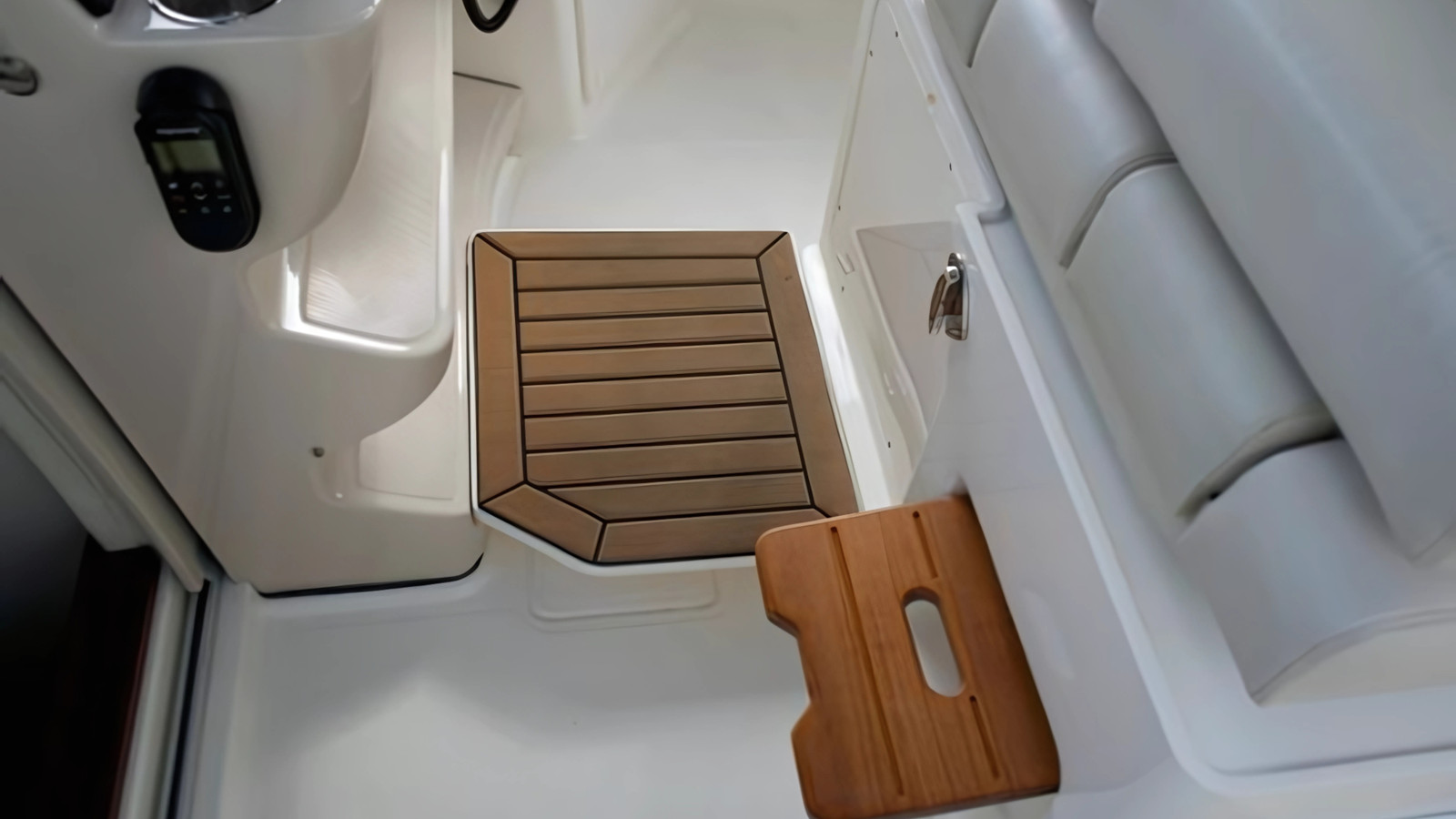 https://arconyachts.ams3.digitaloceanspaces.com/173145/conversions/large_4495078-optimize.jpg